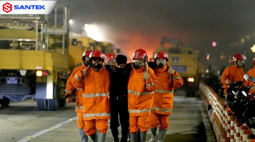 Một tình huống trong diễn tập chữa cháy ở hầm sông Sài Gòn - Ảnh: MINH HÒA