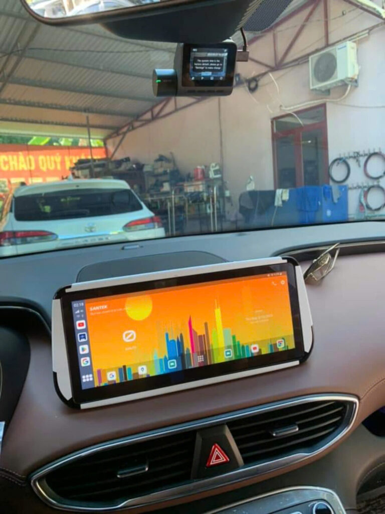 Màn hình ô tô Santek Màn Hình ô Tô Ra Lệnh Giọng Nói Thông Minh Và Hiện Đại, Giá Cả Tốt Nhất Hiện Nay