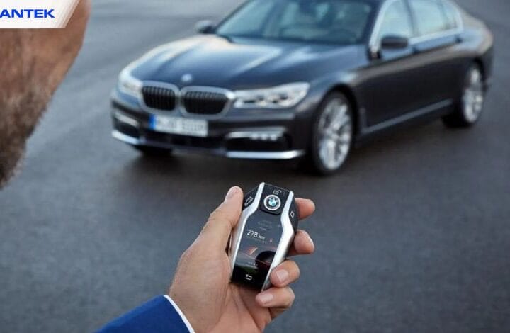 Chìa Khóa Thông Minh Hết Pin: Cách Mở Cửa Và Nổ Máy Ô Tô Cực Dễ